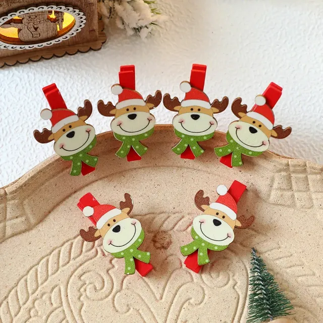 Set of 6 wooden pins with traditional Christmas symbols