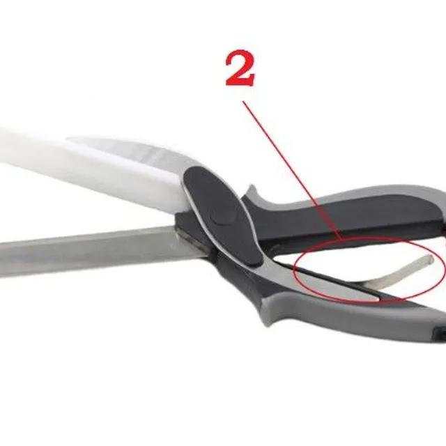 Multi-functional kitchen scissors