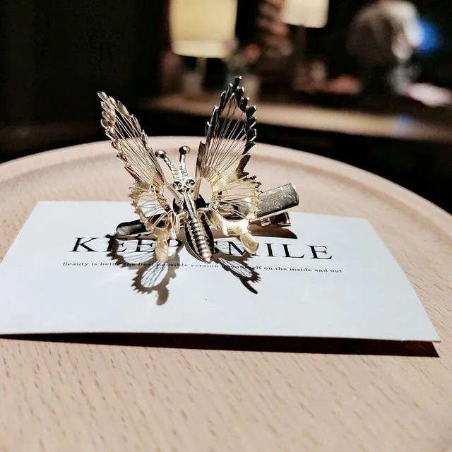 Női aranyos pillangó kitűzők - Pillangó