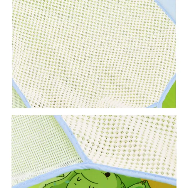 Adjustable safety net for baby tub