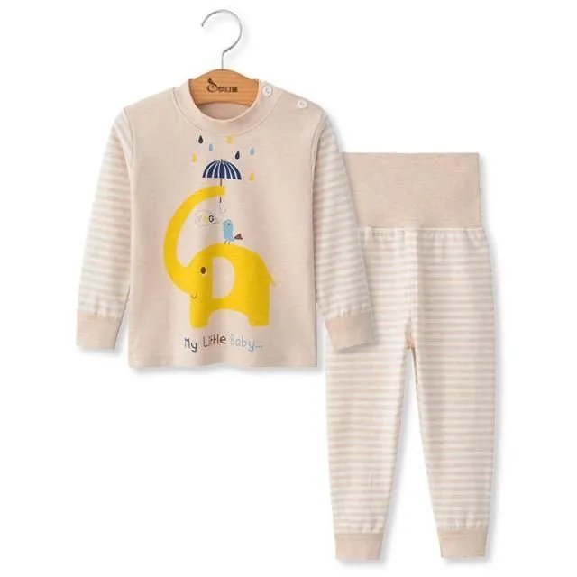 Fine children's pajamas with long sleeves