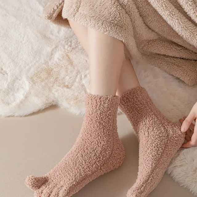 Women's winter socks made of coral fleece with separate fingers at home