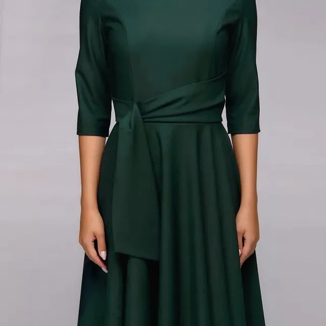 Robe élégante pour femme avec jupe évasée