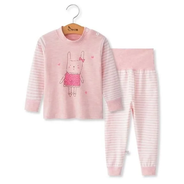 Fine children's pajamas with long sleeves