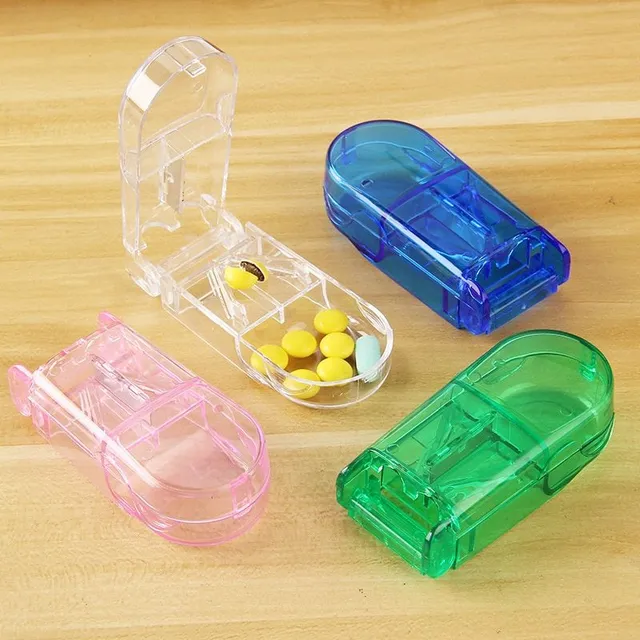 Practical case for storing medications with built-in half pills - more colors