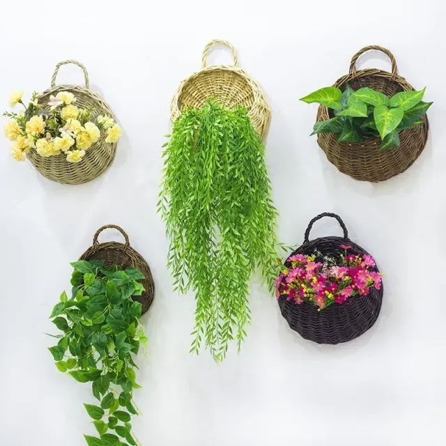 Hand-woven rattan pot for hanging on the wall - 2 colors