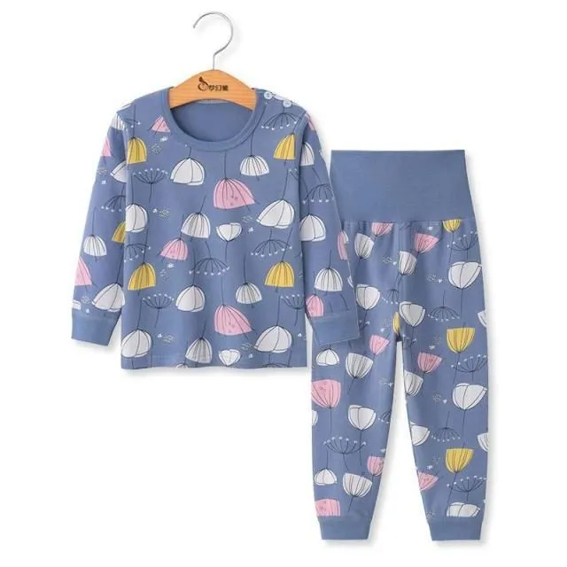 Fine children's pajamas with long sleeves