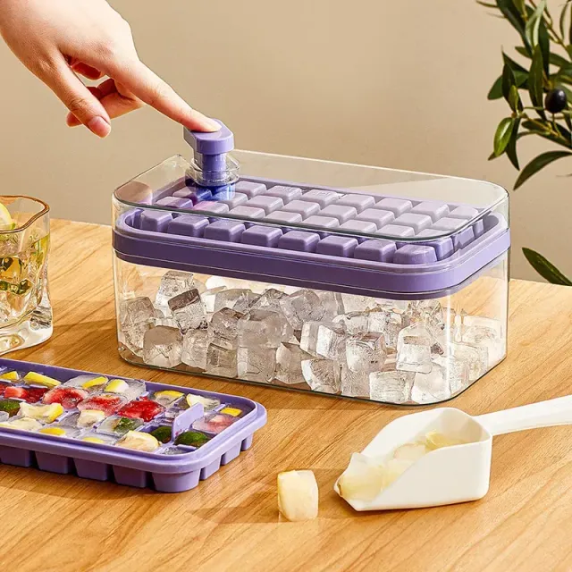 Large ice cube box with 64 compartments and lid for easy ice removal with one click