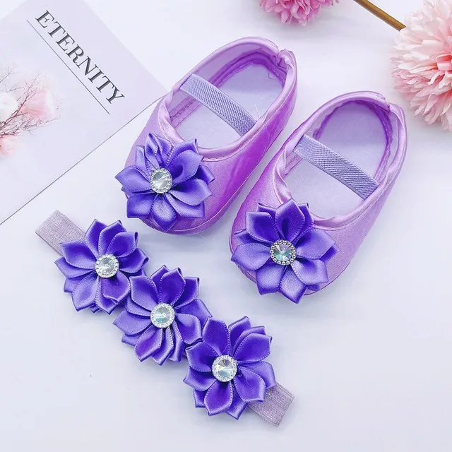 Girls' slip-on shoes with headband in the same colour