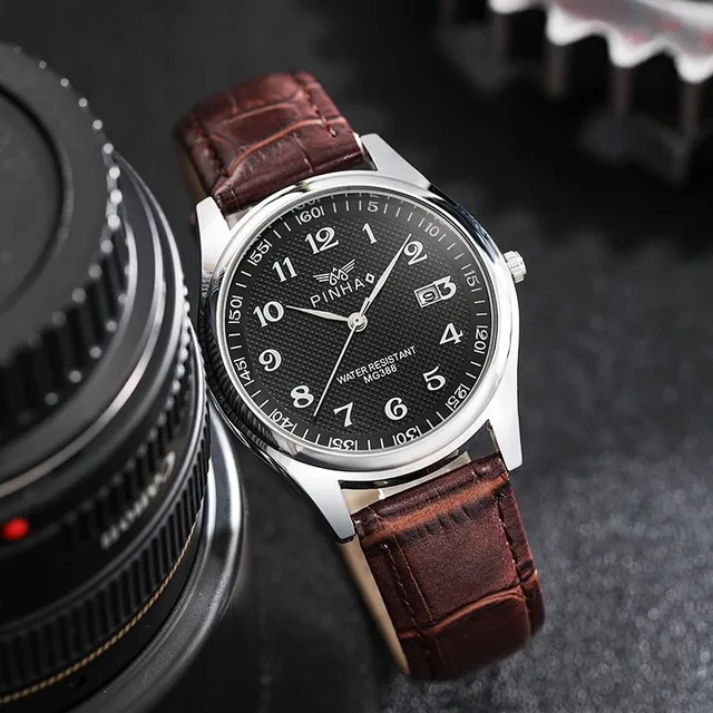 Men's watch with leather belt