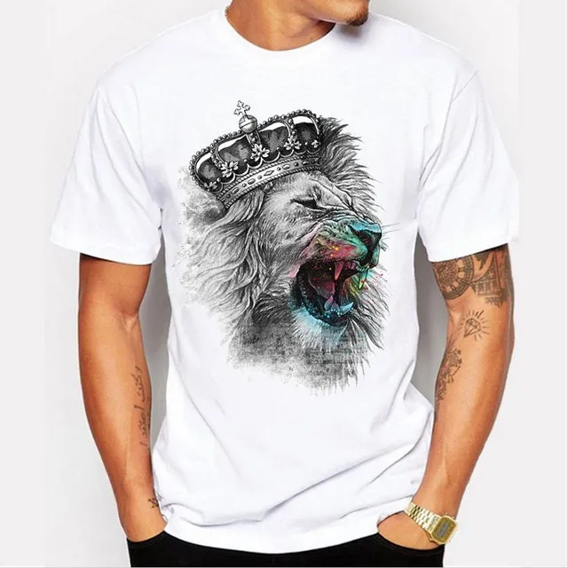 Men's stylish T-shirt with a lion print