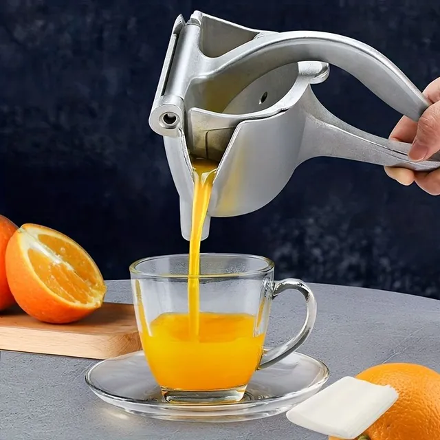 Manual citrus juicer