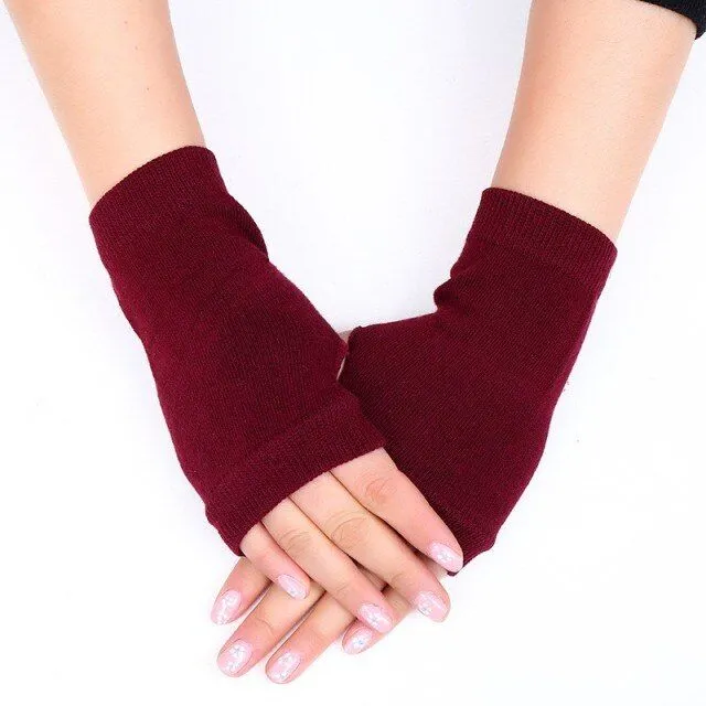 Women's knitted fingerless gloves