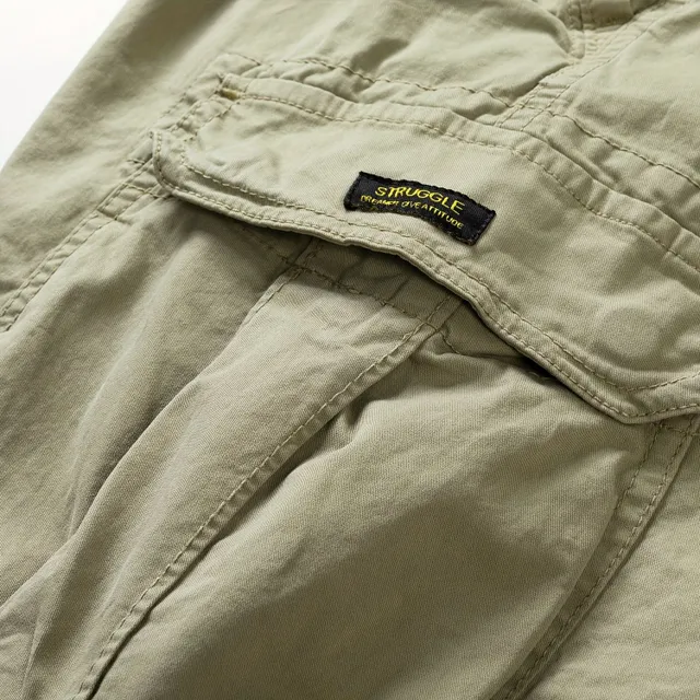 Practical cargo shorts made of cotton with elastic waist and pockets - ideal for summer activities and leisure