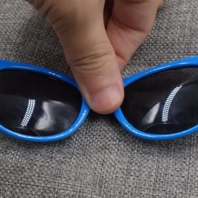 Okulary przeciwsłoneczne dla dzieci - 11 wariantów
