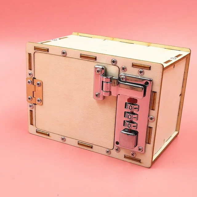 DIY drevený trezor s trojmiestnym kódom - vyrobte si ho sami