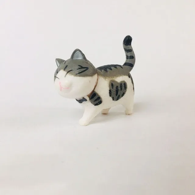 Cat's figurine