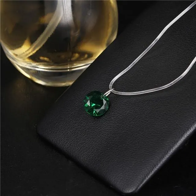 Ladies fine short necklace with pendant