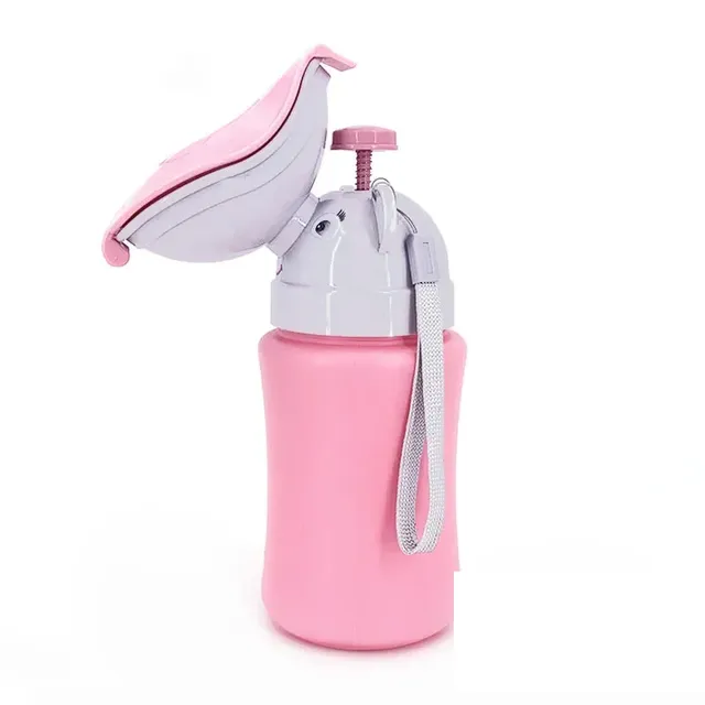 Children's travel toilet mug with a size of 450 ml into the car