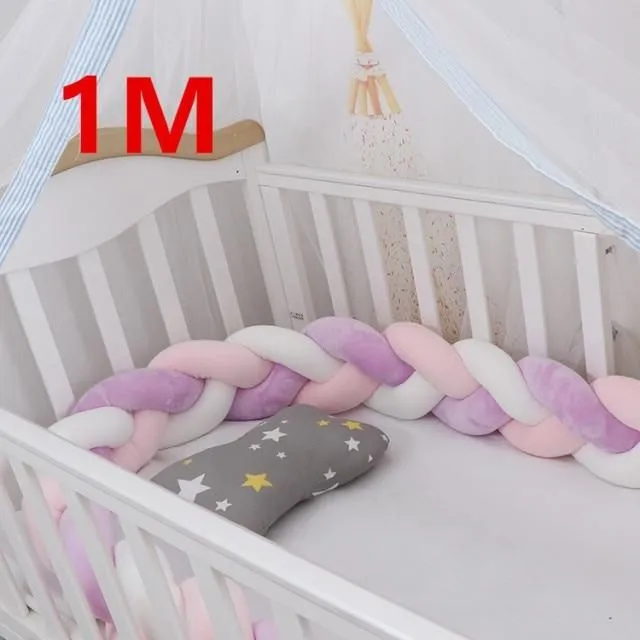 Mantinel for baby cot