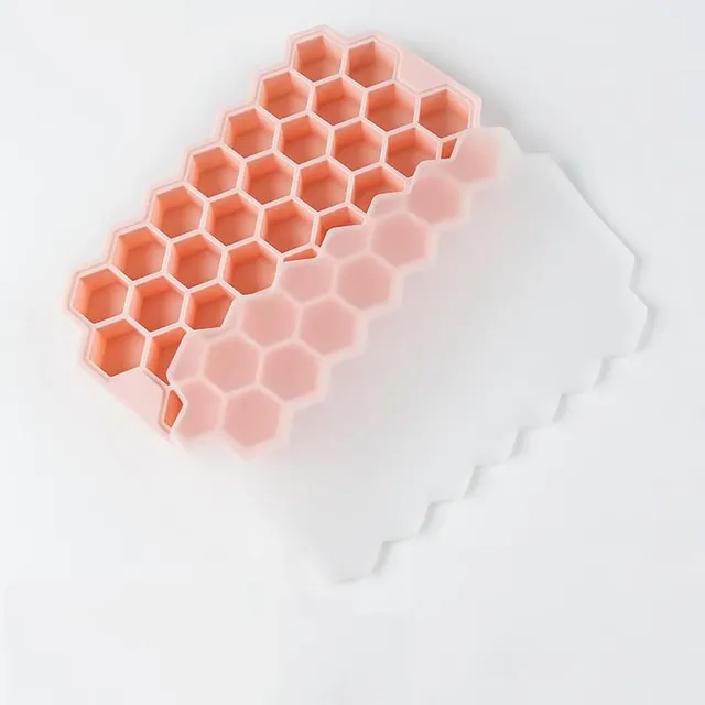 A simple ice maker in the shape of a comb