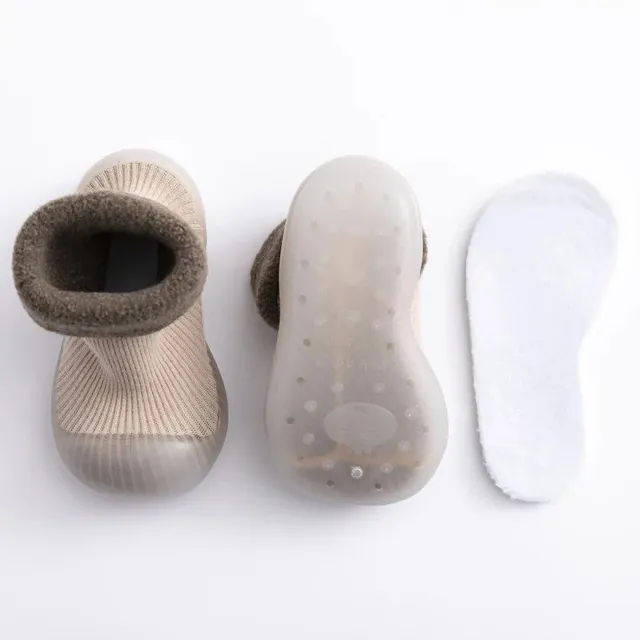 Șosete pentru nou-născuți și copii mici cu talpă moale, fleece călduros și proprietăți anti-alunecare pentru primii pași