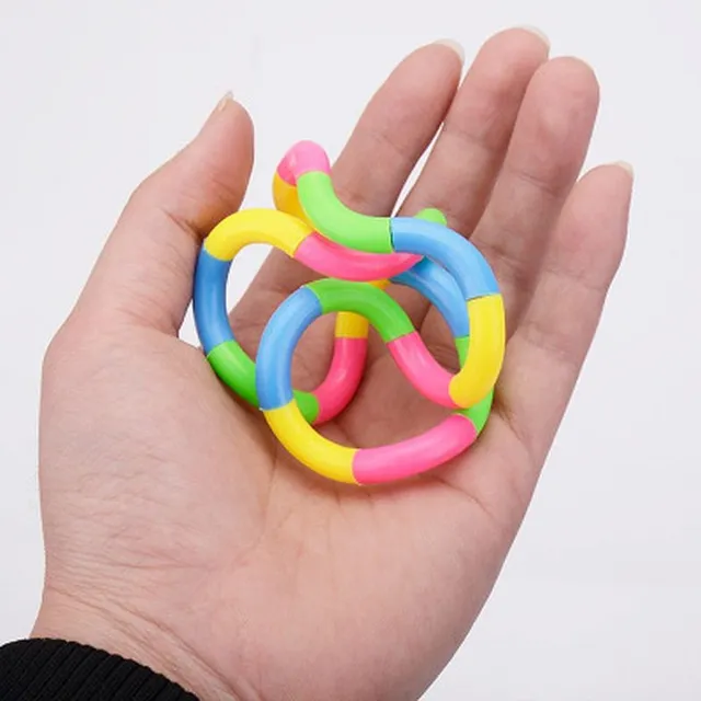 Antistresová hračka skrútený prsteň