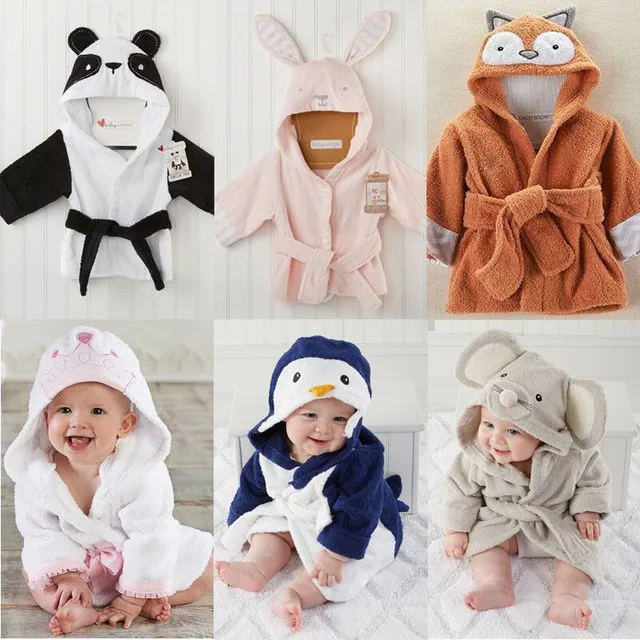 Children's bathrobe with hood and animal motifs