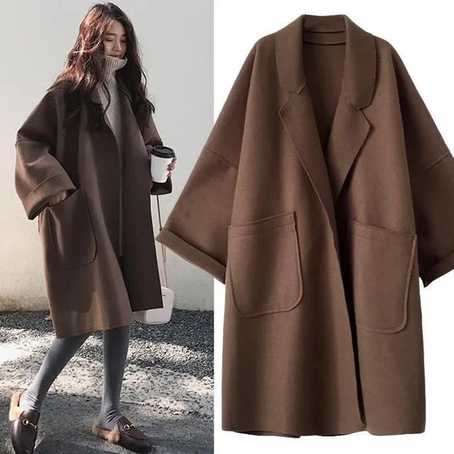 Modern women's luxury oversized coat with wide sleeves in two colour options Prank