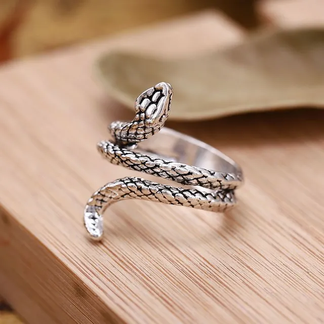 Originální dámský prsten ve tvaru hada
