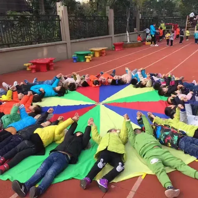 Fun rainbow sail for children's games - quality material with sewn handles for easier handling