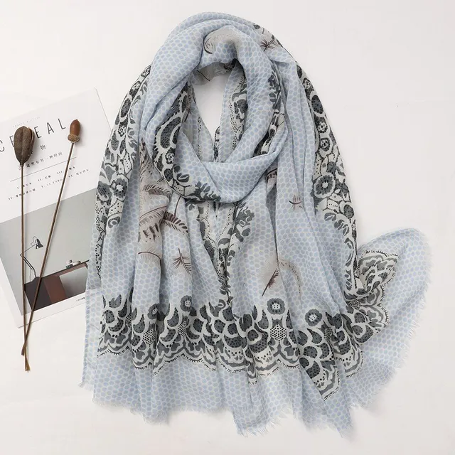 Luxusní jemný šátek s různými vzory