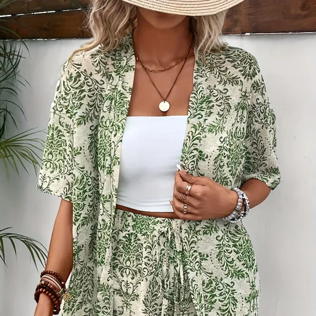 Elegant two-piece set - floral printing, shirt with buttons and shorts