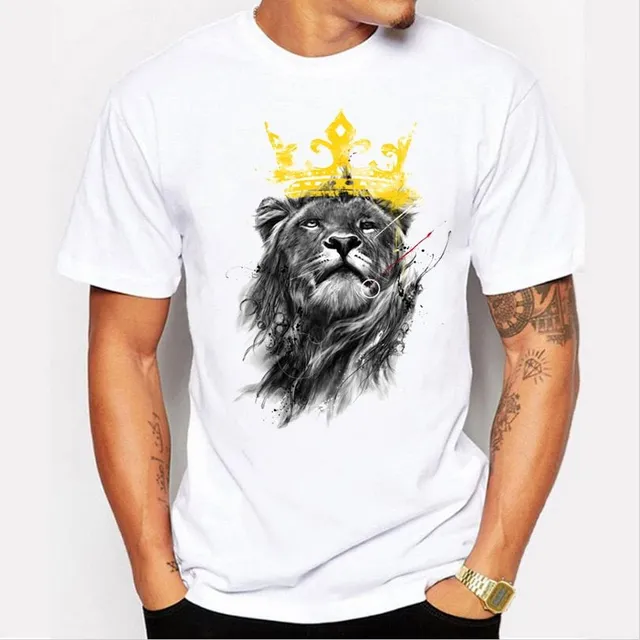 Men's stylish T-shirt with a lion print