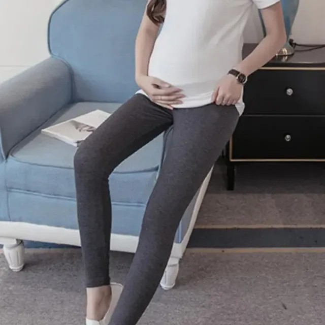 Comfortable leggings with high waistline for pregnant women