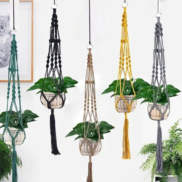 Macramé curtain for pot