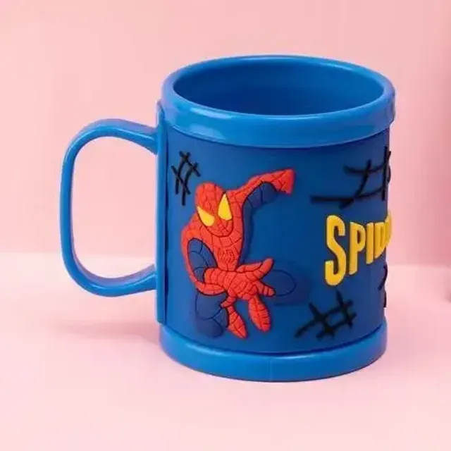 Trendy plastový pohár zdobený superhrdinom Spider-man