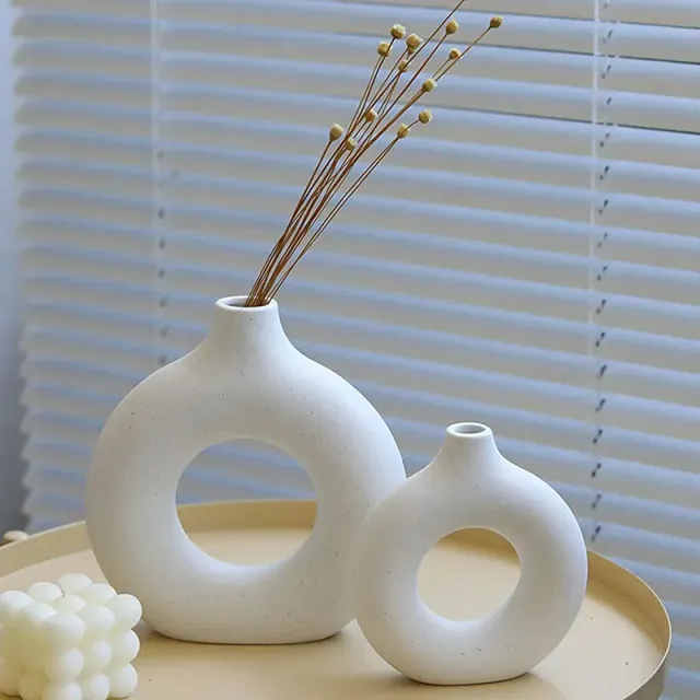 Creative ceramic vase in the shape of a doughnut - Round Hollow Florist