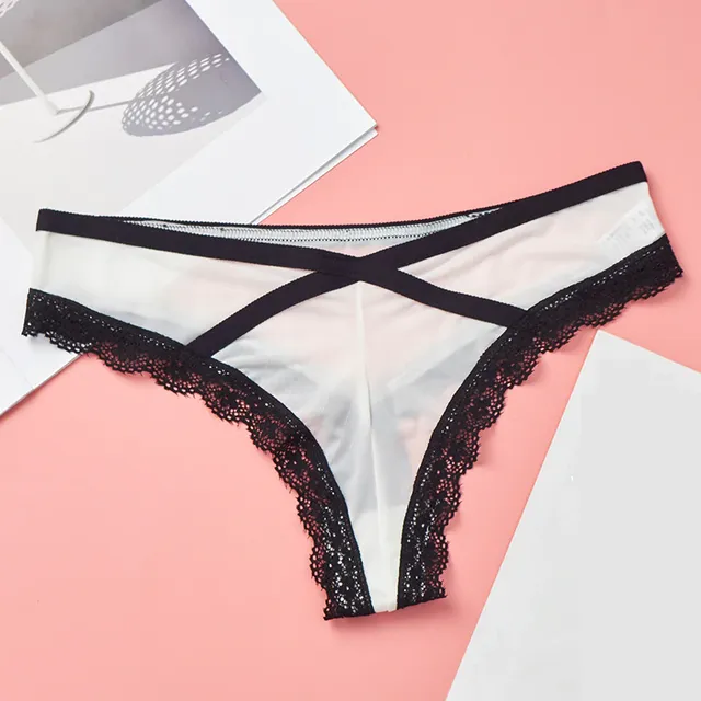 String sexy en dentelle pour femme