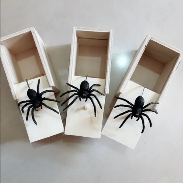Cutie înspăimântătoare cu păianjen (Păianjen)