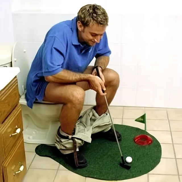 Mini golf set to the toilet