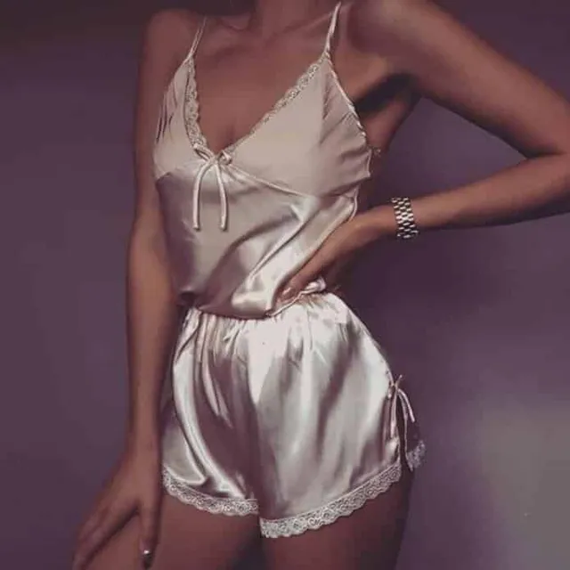 Pyjama en satin pour femme