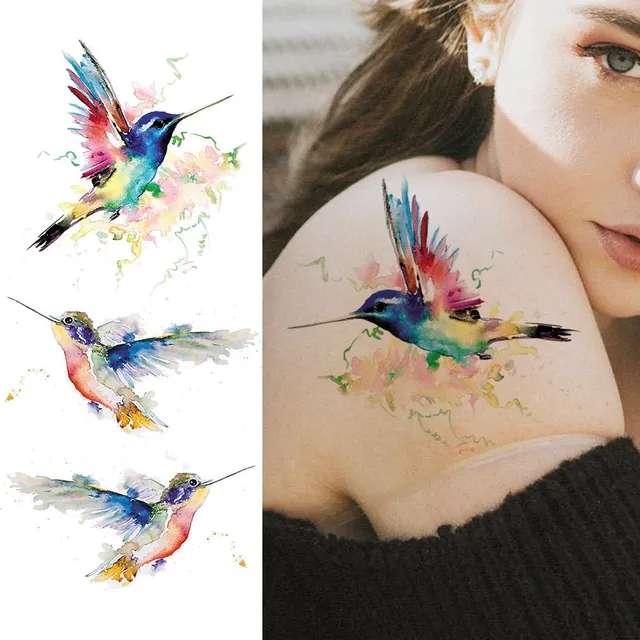 Krásné barevné dočasné tetování