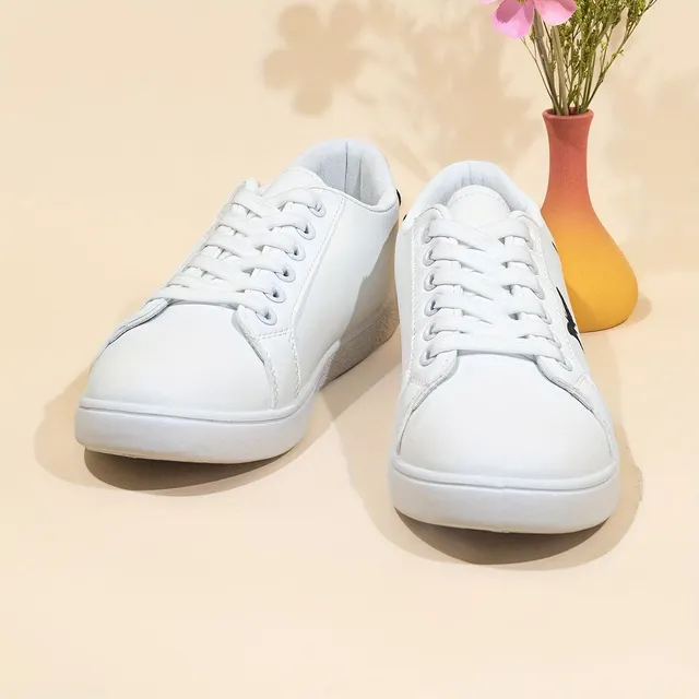 Women's ankle sneakers with bow tie embroidery and lacework - light and comfortable