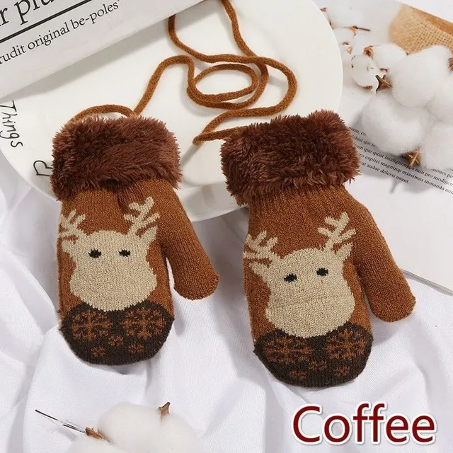 Children's warm mittens with reindeer motif