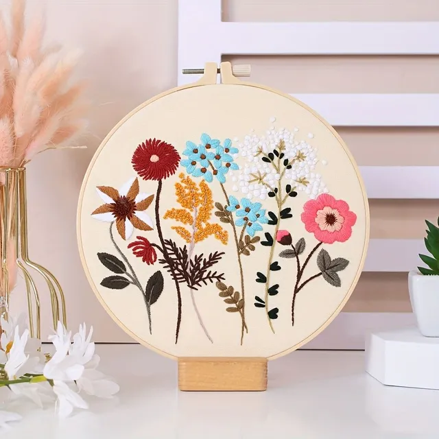 Embroidery set for beginners with 4 floral patterns, hoops, threads and needles