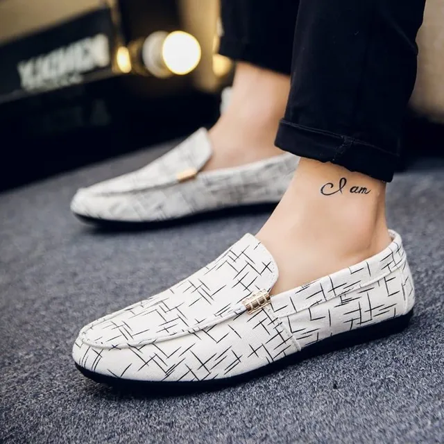 Fashionable Men's Canvas Loafers Limited