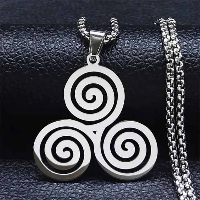 Necklace with the pendant of the Celtic symbol Triquetra