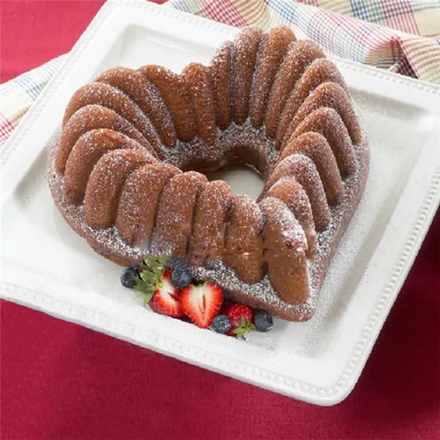 Heart-shaped mould for bundt cake