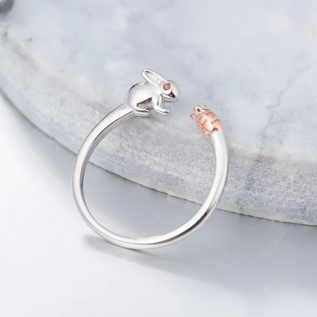 Ladies modern ring with rabbit Heath